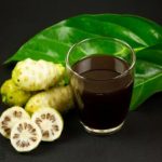 7 bài thuốc chữa bệnh từ cây nhàu